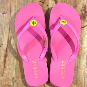 LAUREN /RALPH LAUREN hot pink flipflops. Size 7 -8